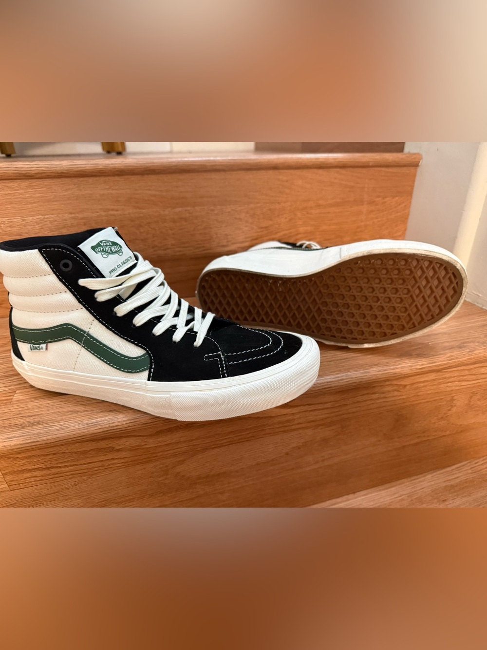 Vans Sk8-Hi Pro Classics Skate Shoes – Black/White/Green – Men’s Size 9.5